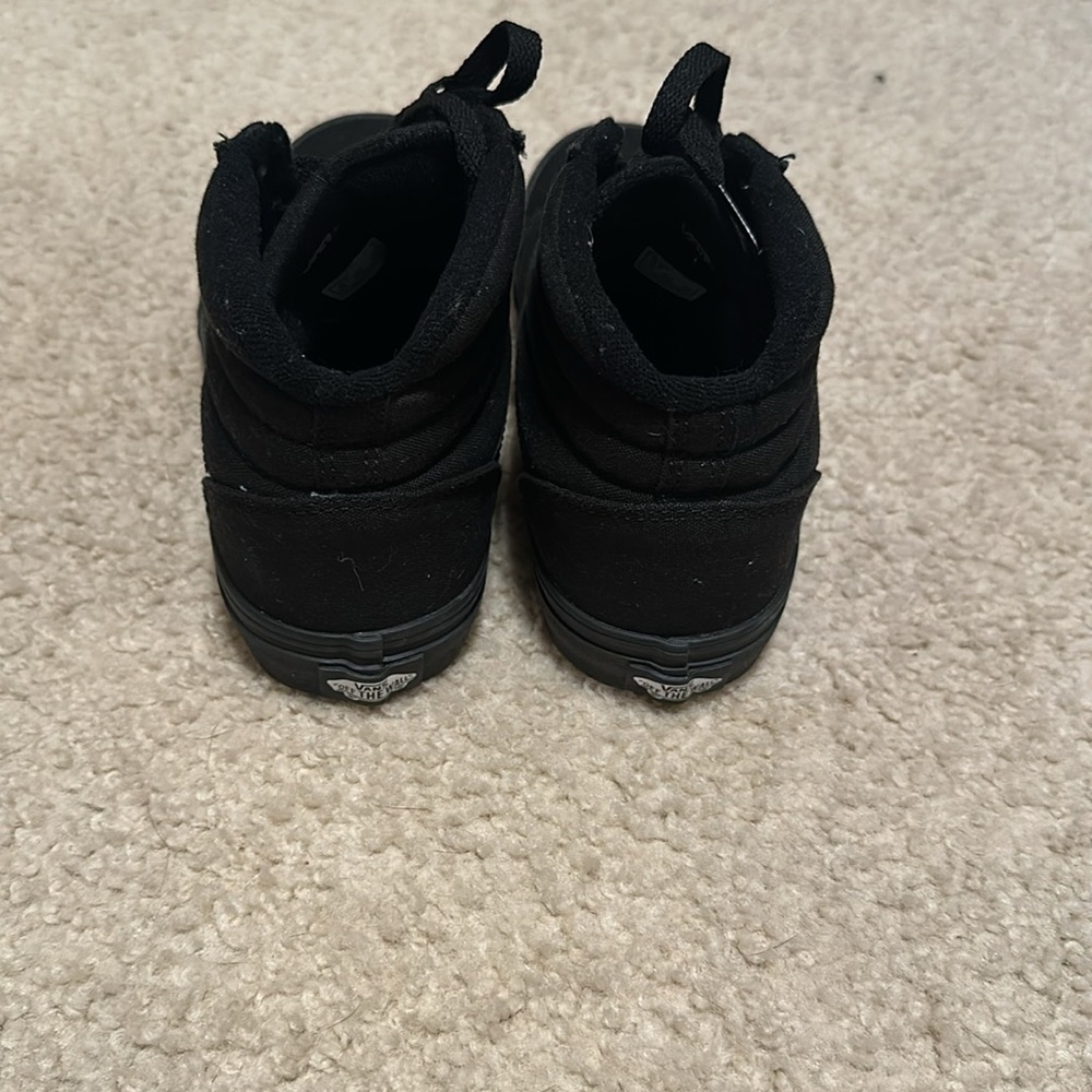 Shoes - Picture 3 of 4